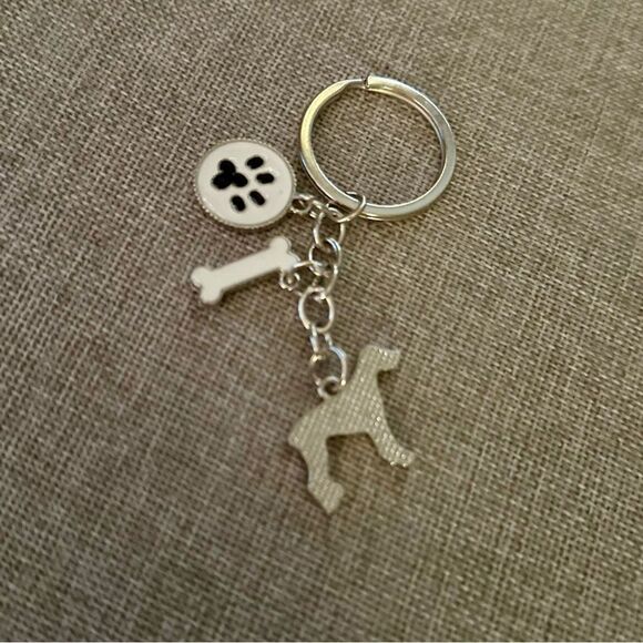 Great Dane Dog Black Enamel Keychain - Picture 3 of 4